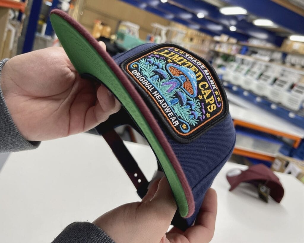 Gorra con bordado 3D con relieve hecha por Bordado Express
