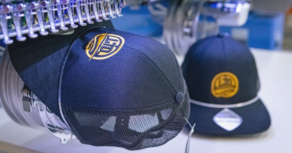 Gorras bordadas con bordado directo del logo de marca