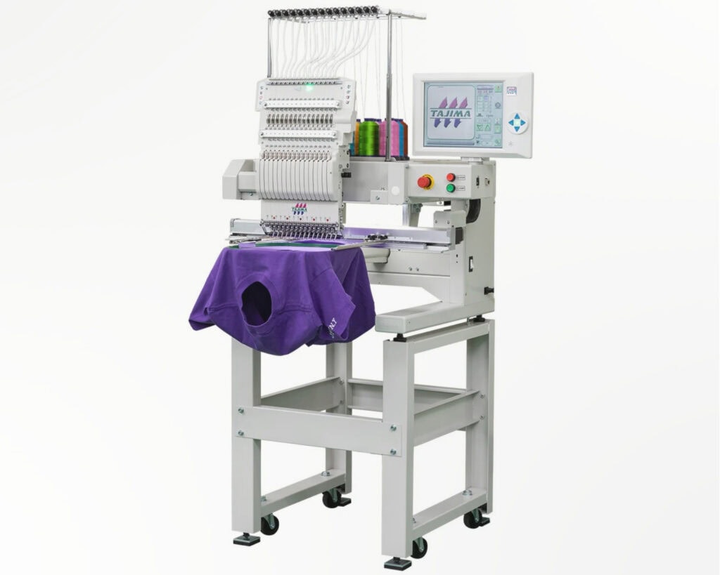 Máquina de bordado industrial marca Tajima modelo TMEZ