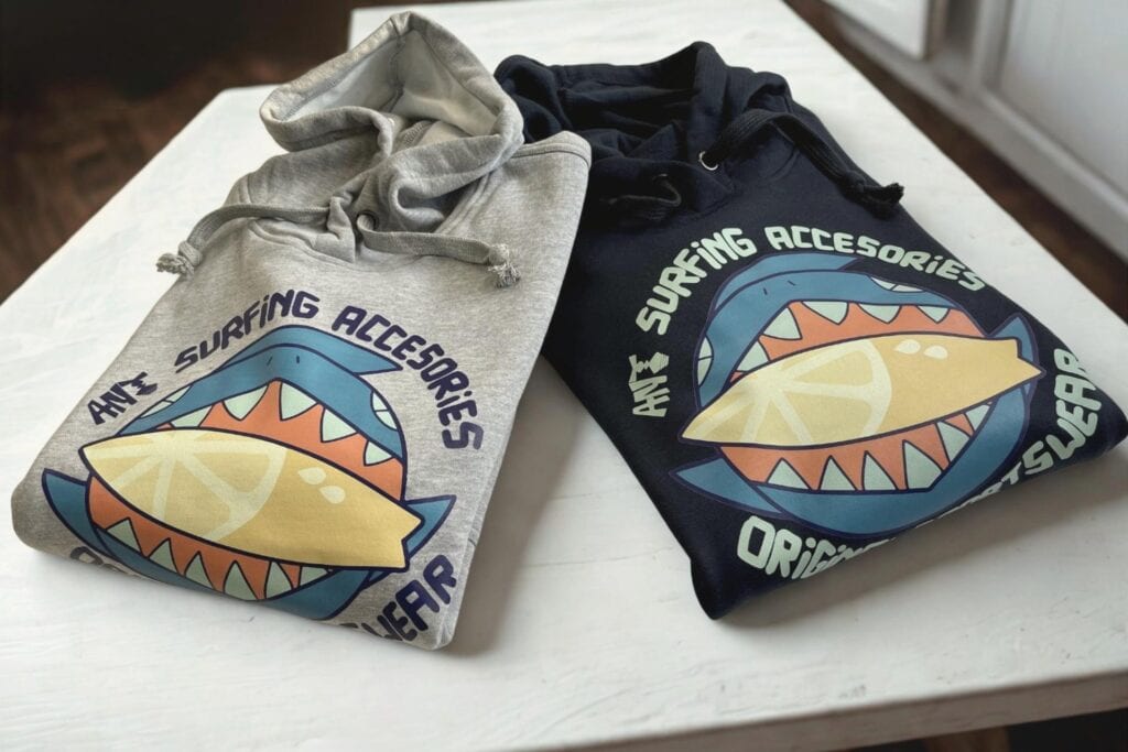 Sudadera personalizada con DTF marca Ant en el taller de Bordado Express