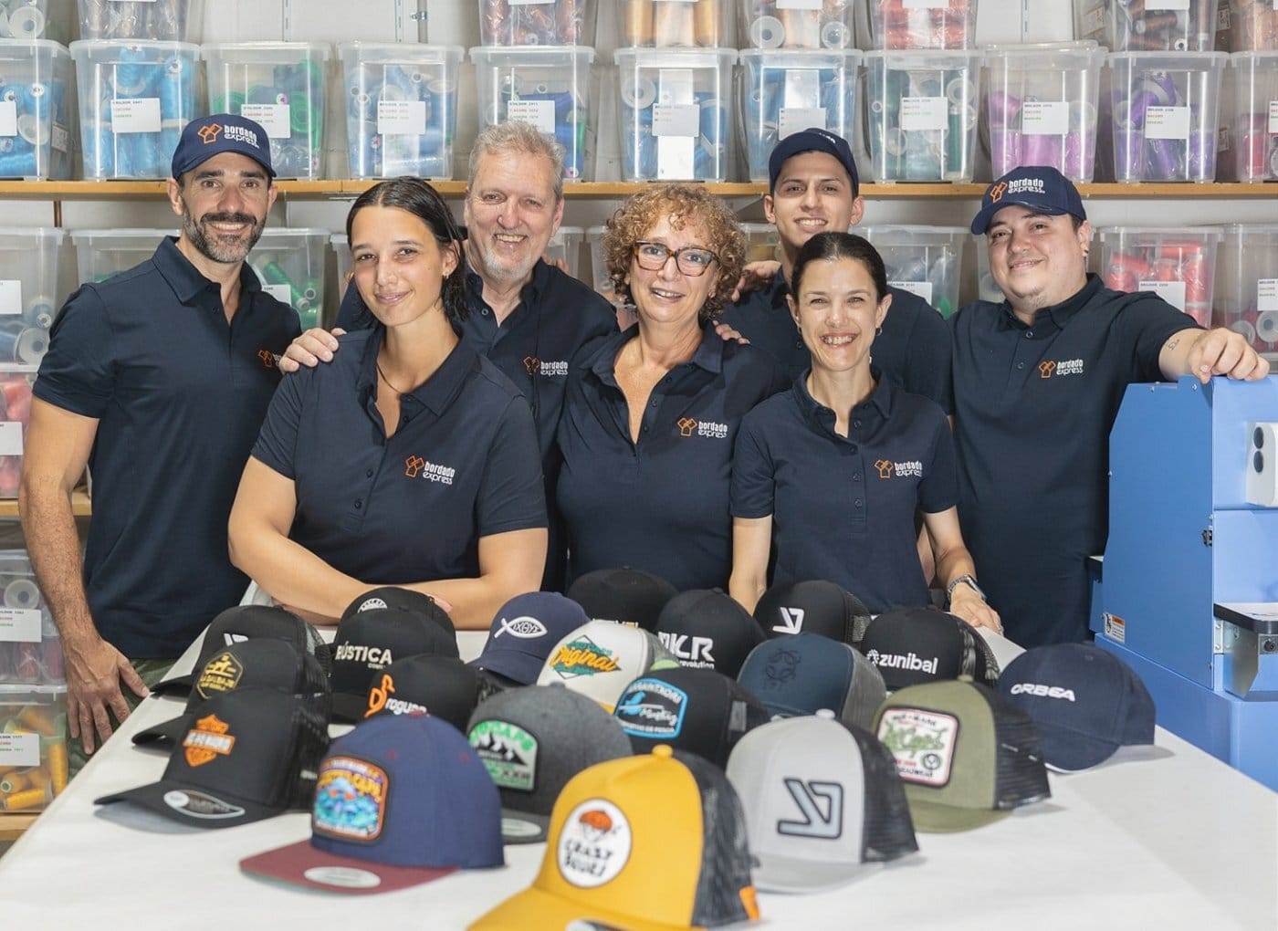 Equipo de Bordado Express, taller de bordado industrial para profesionales del sector textil en Bilbao, Vizcaya