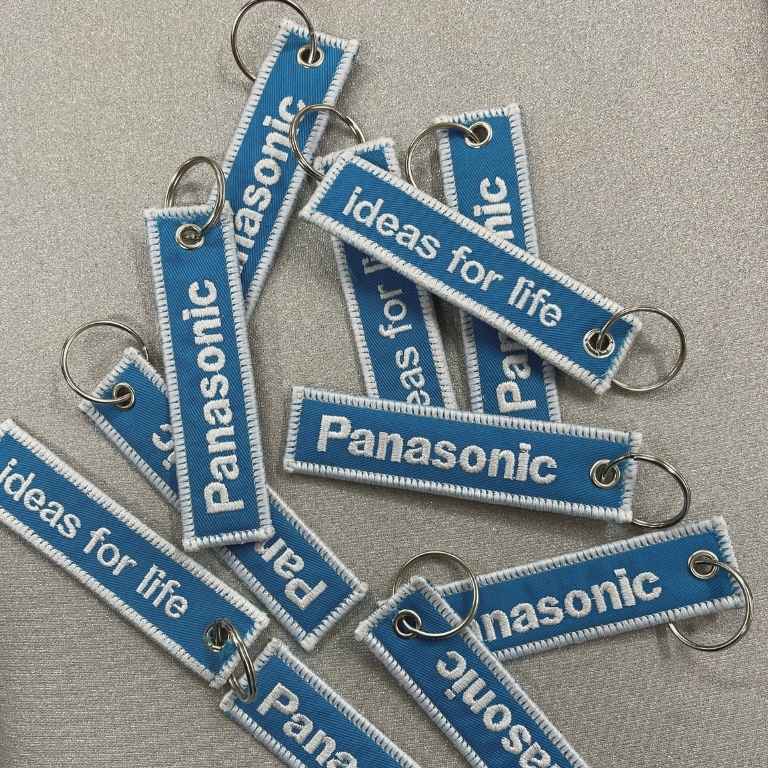 Llaveros bordados con logotipo para campaña promocional